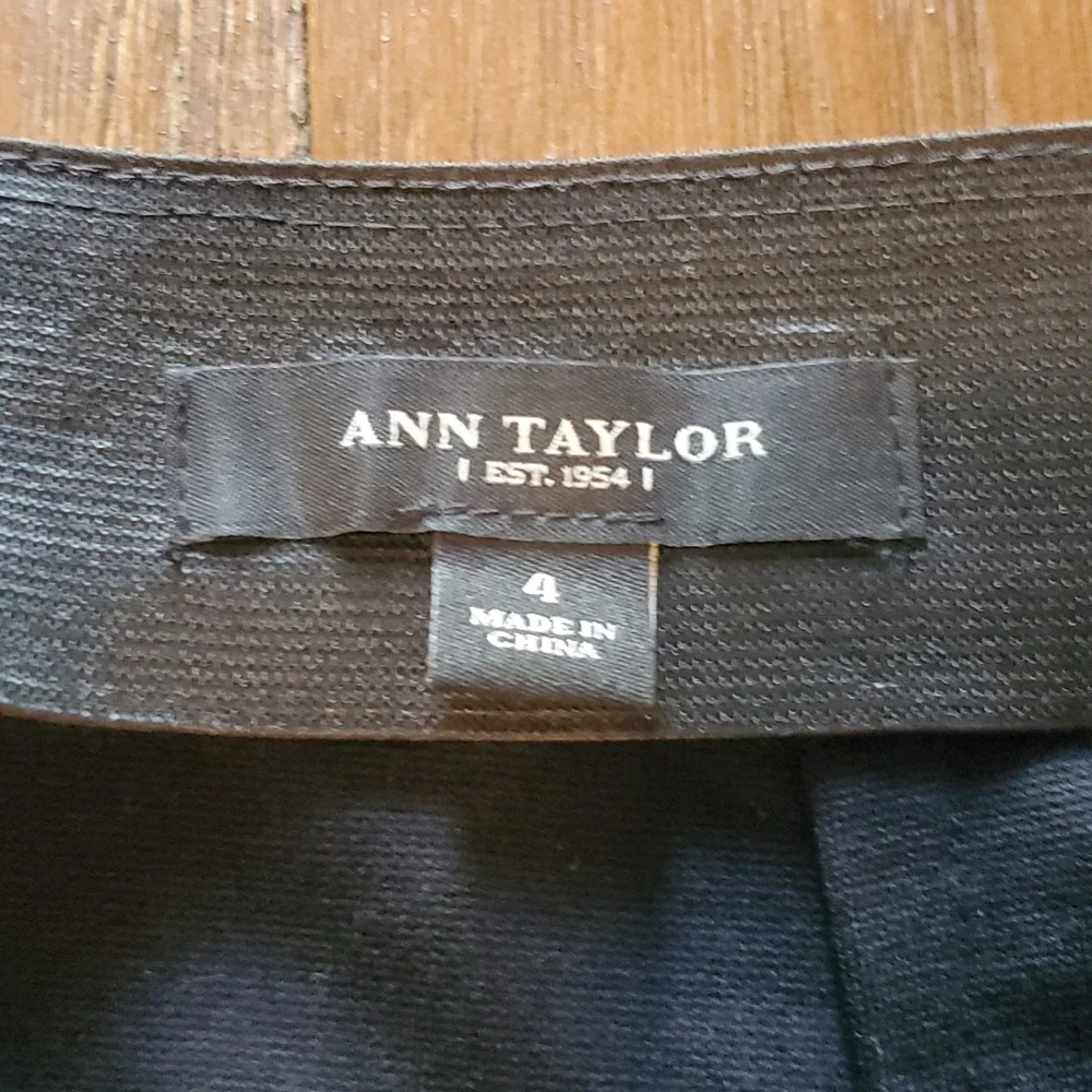 Ann Taylor Skirt - Picture 6 of 11